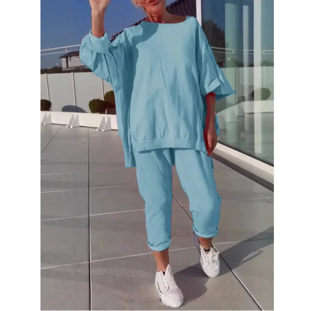 Women's knit loungewear set with oversized boat-neck top and cuffed cropped trousers – Light Blue