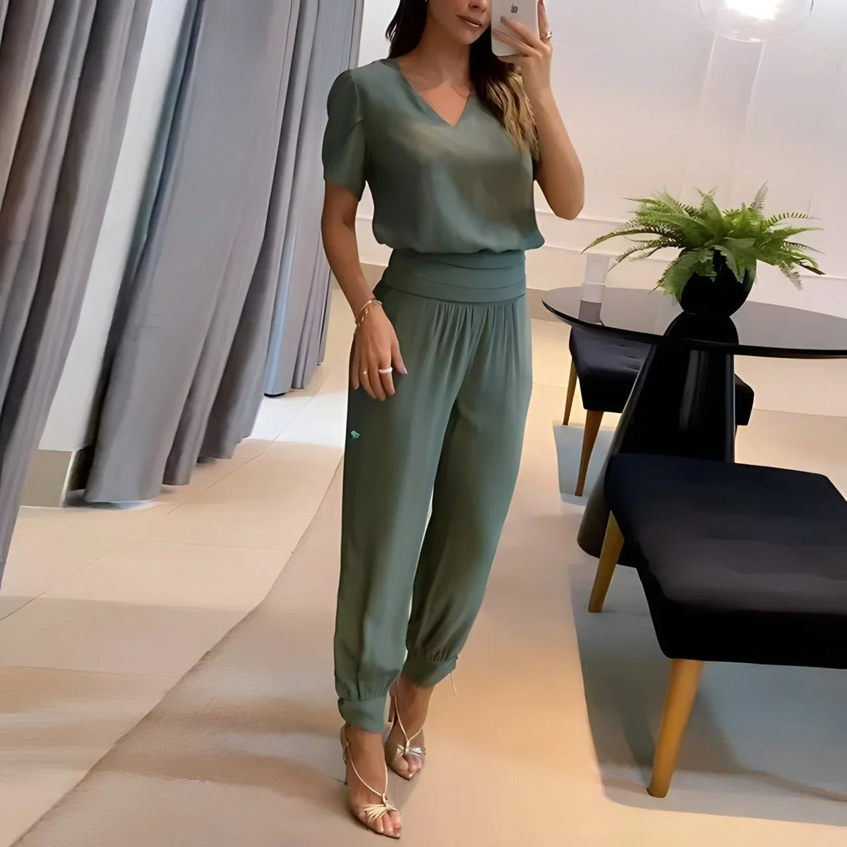 Women's knit matching set with V-neck short-sleeve top and high-waisted trousers – Green