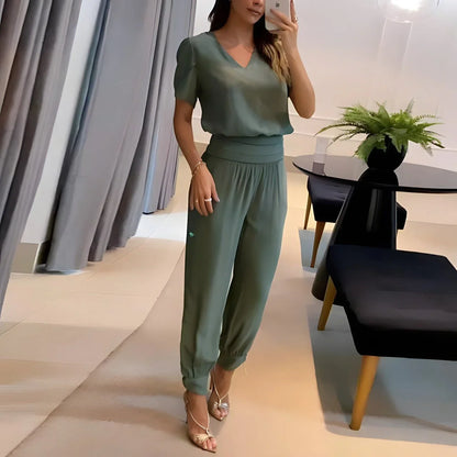 Women's knit matching set with V-neck short-sleeve top and high-waisted trousers – Green