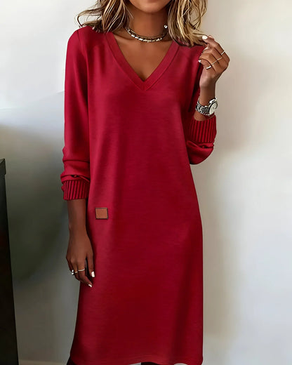 Women's knit midi dress with V-neck long sleeves and patch detail – Red