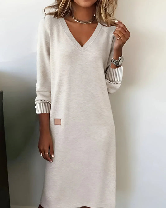 Women's knit midi dress with V-neck long sleeves and patch detail – White