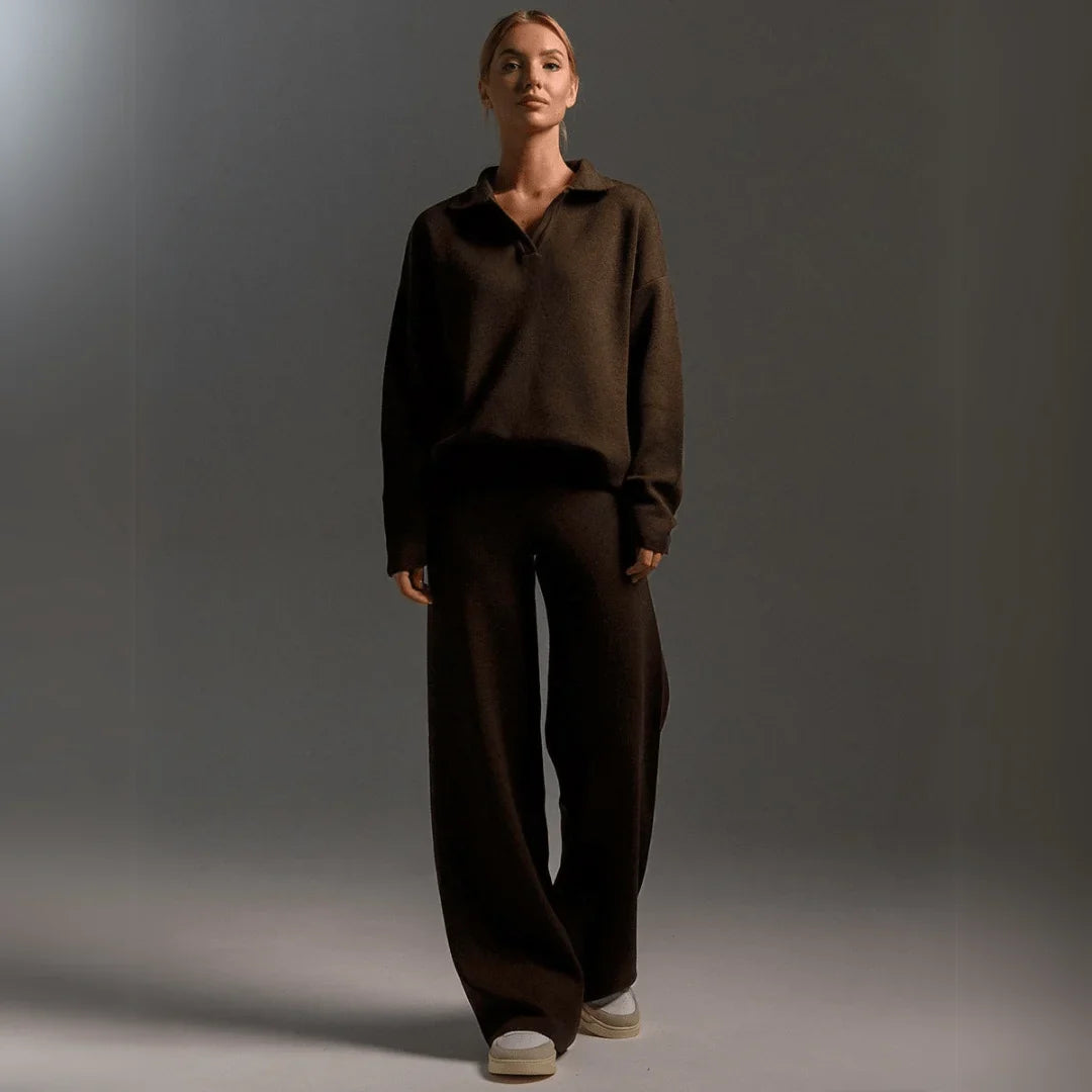 Women's knit tracksuit with polo-neck knit sweater and wide-leg trousers – Brown