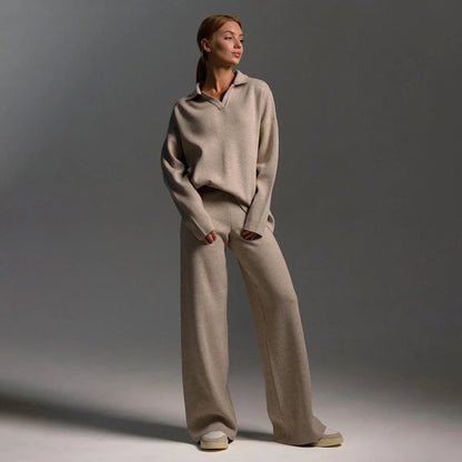 Women's knit tracksuit with polo-neck knit sweater and wide-leg trousers – Creme