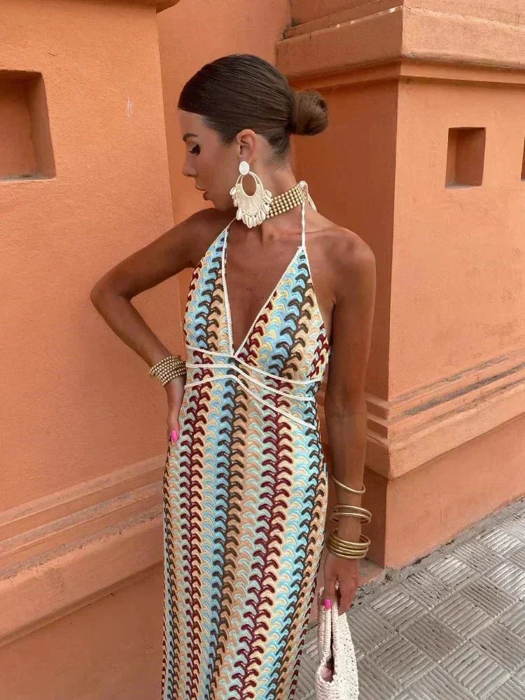 Women's knit wavy patterned maxi dress with V-neck halter and ruched bodice – Multicoloured