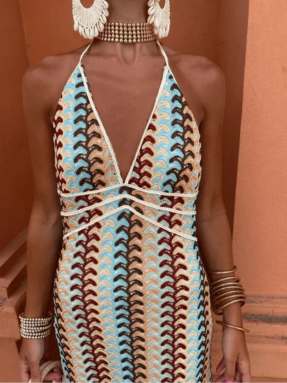 Women's knit wavy patterned maxi dress with V-neck halter and ruched bodice – Multicoloured
