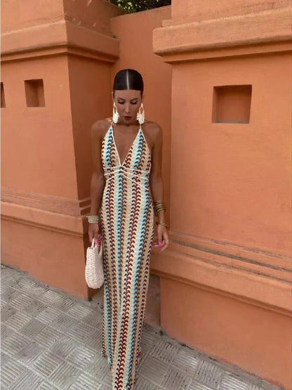 Women's knit wavy patterned maxi dress with V-neck halter and ruched bodice – Multicoloured