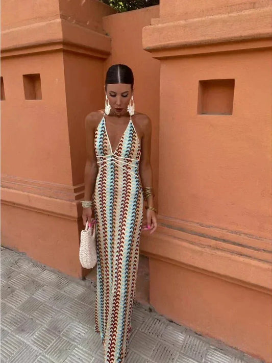 Women's knit wavy patterned maxi dress with V-neck halter and ruched bodice – Multicoloured