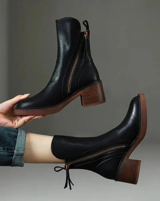 Women's leather ankle boots with side zipper and chunky block heel – Black