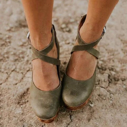 Women's leather closed-toe Mary-Jane platform wedge heels with ankle strap – Green