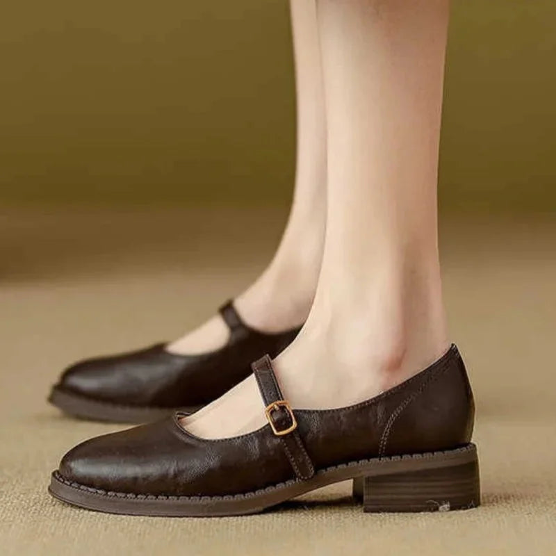 Women's leather Mary-Jane shoes with low block heel buckle strap