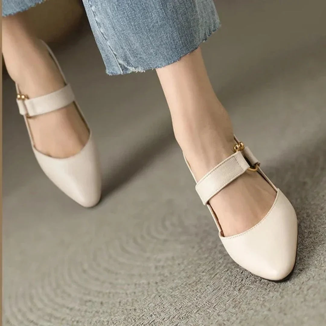 Women's leather pointed-toe block-heel heels with slingback strap and decorative buckle