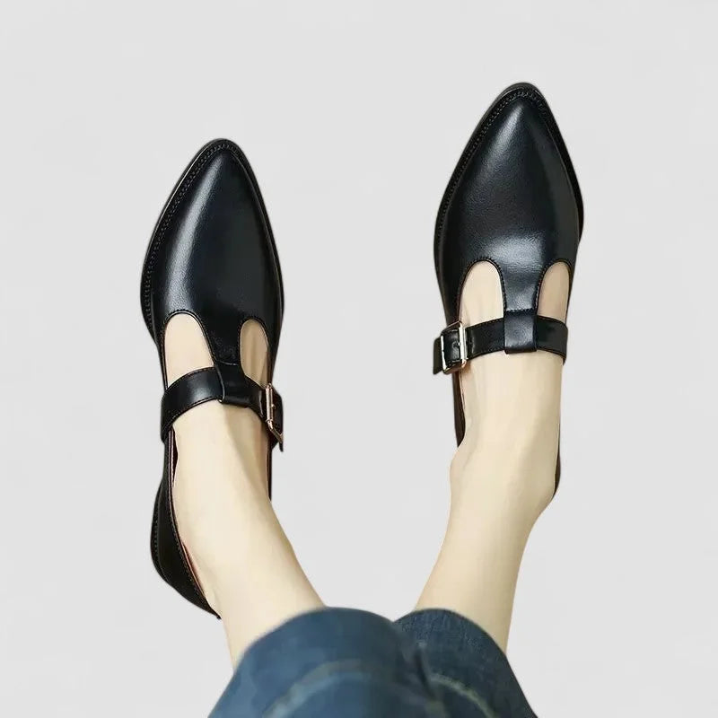 Women's leather pointed-toe T-strap shoes with block-heel buckle closure – Black