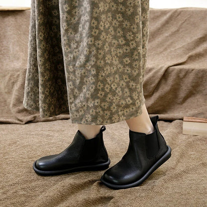 Women's leather slip-on Chelsea ankle boots with round toe – Black