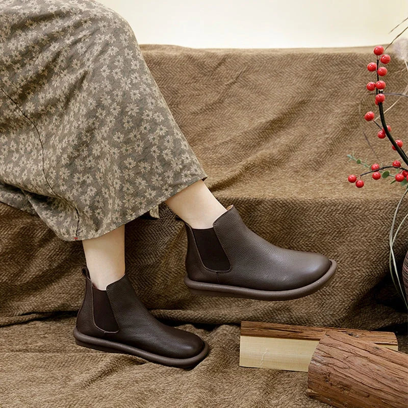 Women's leather slip-on Chelsea ankle boots with round toe – Brown