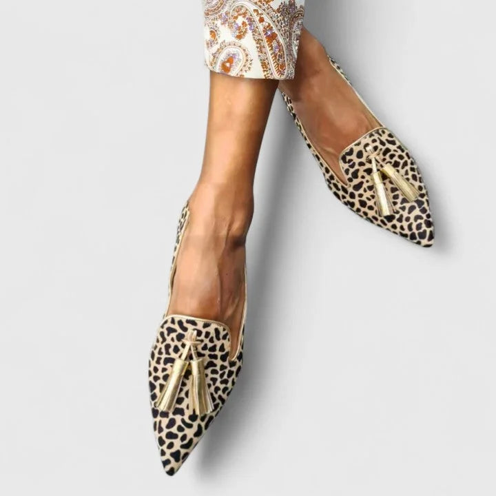 Women's leopard print pointed-toe loafers with tassel detail – Gold