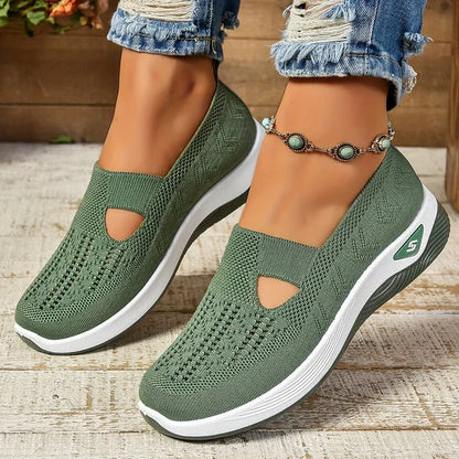 Women's lightweight knit slip-on sneakers with front cut-out detail – Green