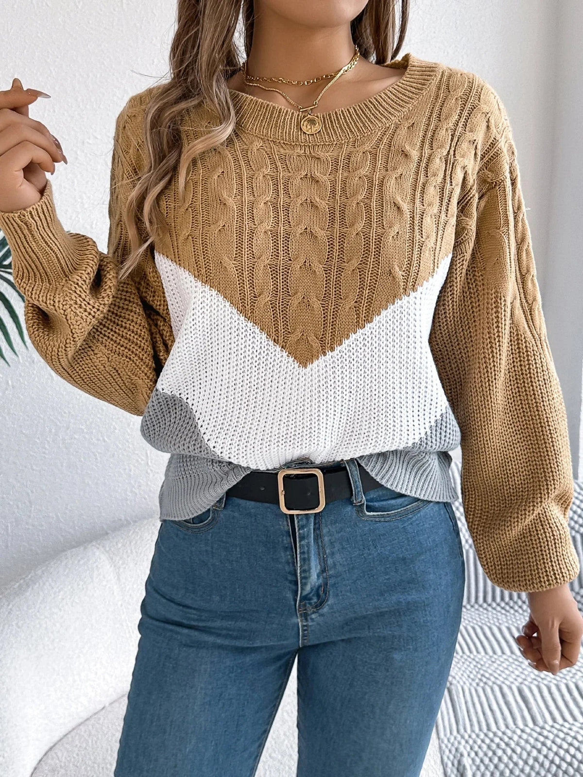 Women's long-sleeve cable-knit chevron color-block knit sweater with crew-neck