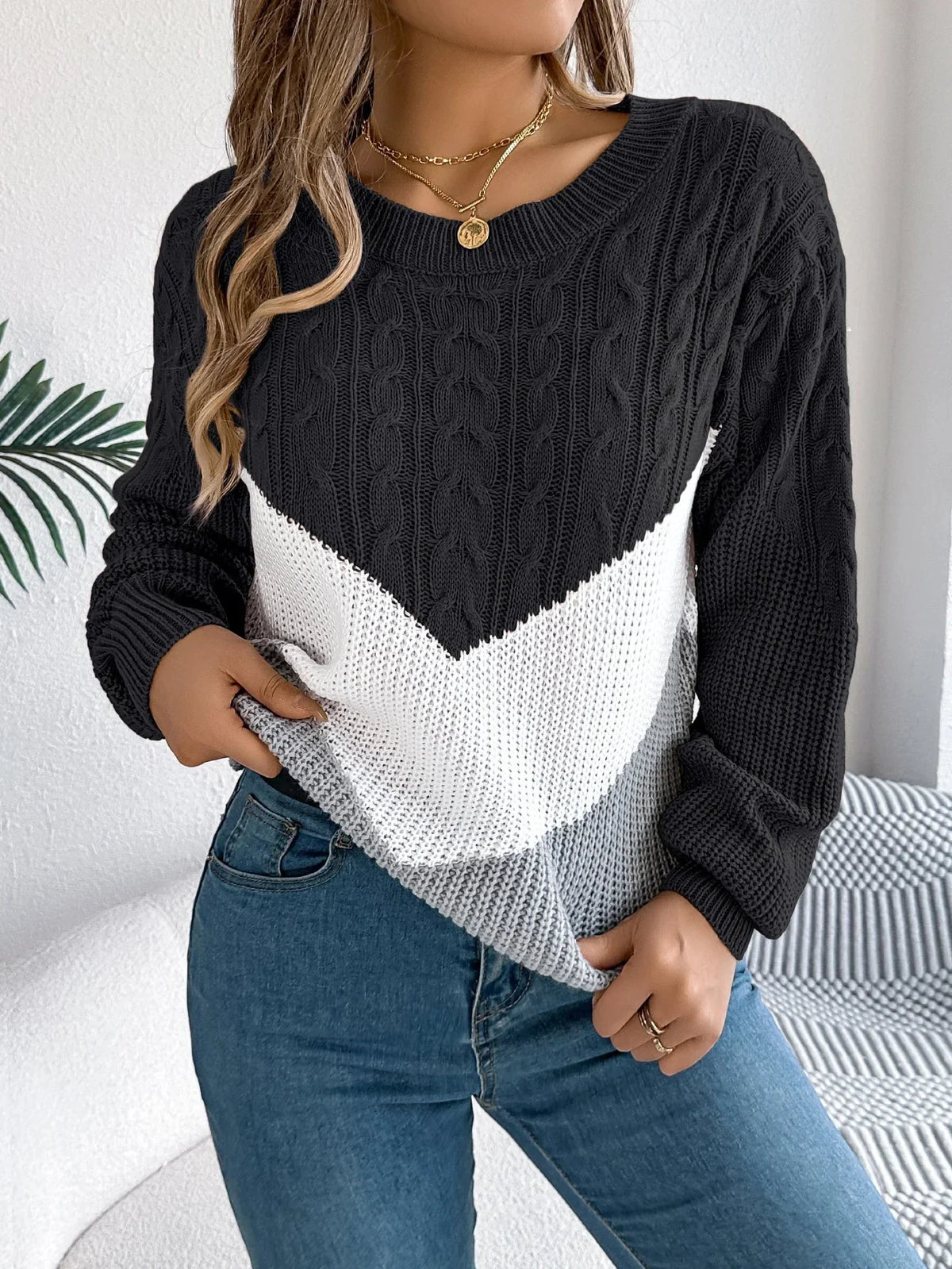 Women's long-sleeve cable-knit chevron color-block knit sweater with crew-neck – Black
