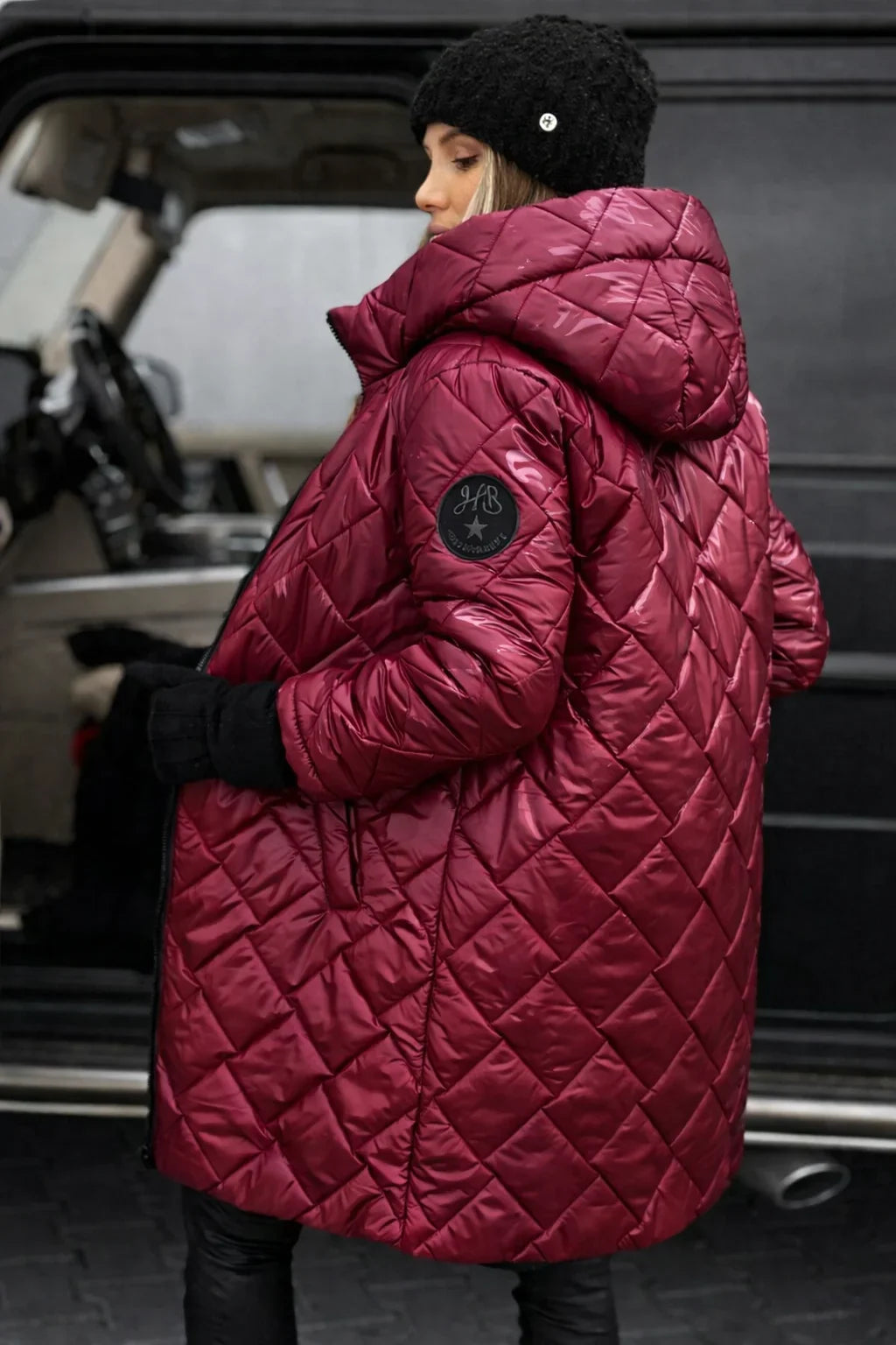 Women's metallic quilted hooded long puffer coat with zip closure