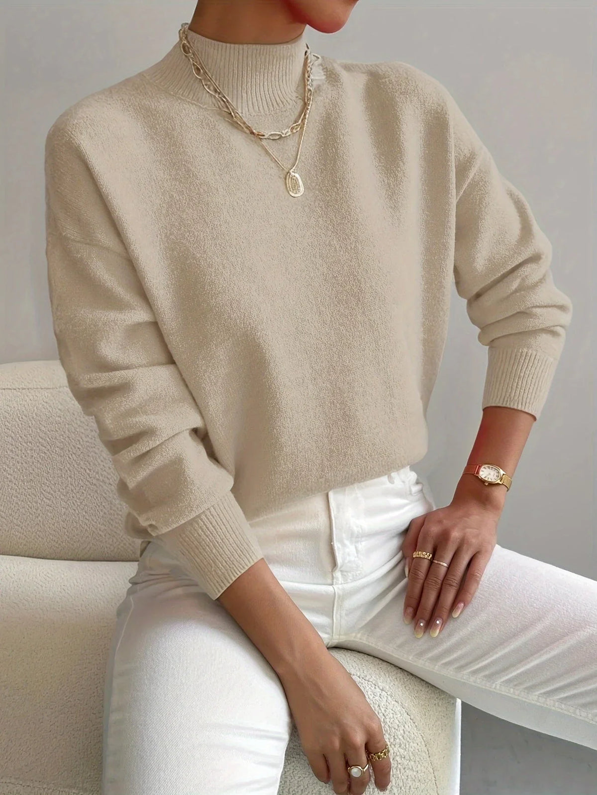 Women's mock-neck long-sleeve knit sweater with relaxed fit and ribbed cuffs – Beige