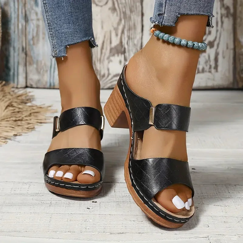 Women's comfort cushioned platform block-heel sandals with quilted design