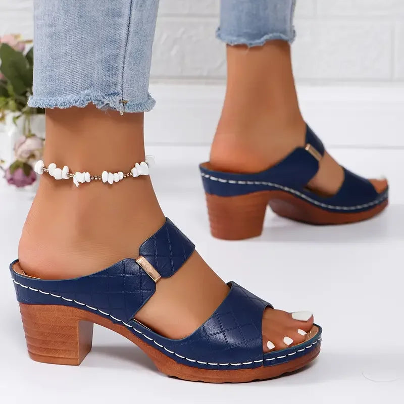 Women's comfort cushioned platform block-heel sandals with quilted design