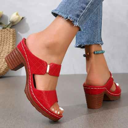 Women's comfort cushioned platform block-heel sandals with quilted design