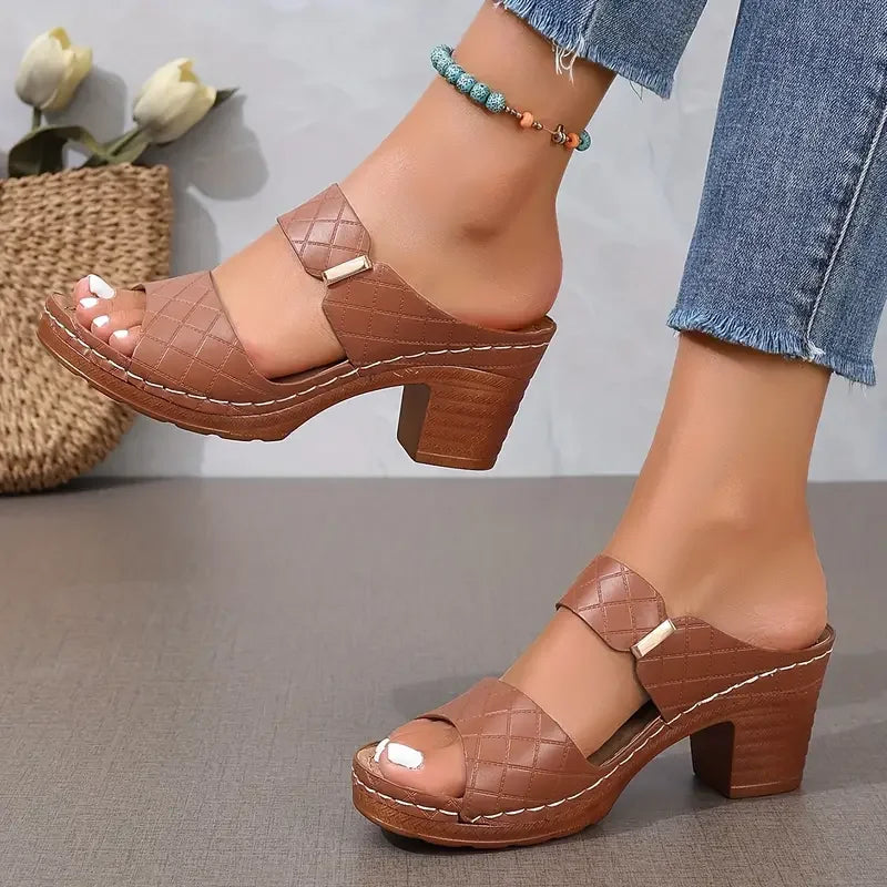 Women's comfort cushioned platform block-heel sandals with quilted design
