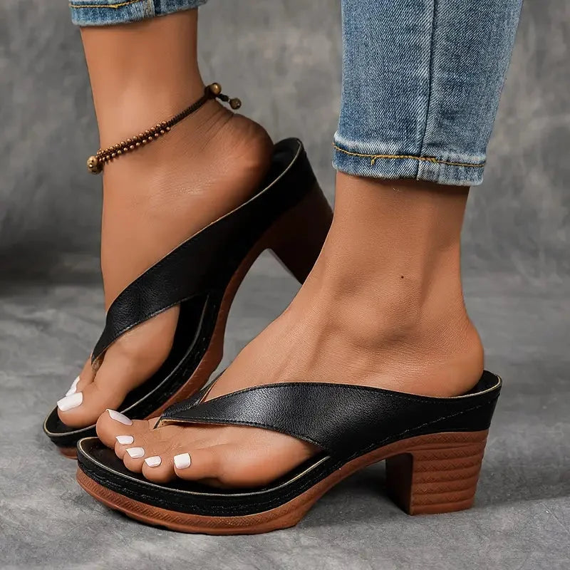 Women's comfort faux-leather platform thong sandals with block-heel – Black