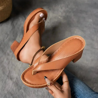 Women's comfort faux-leather platform thong sandals with block-heel – Brown