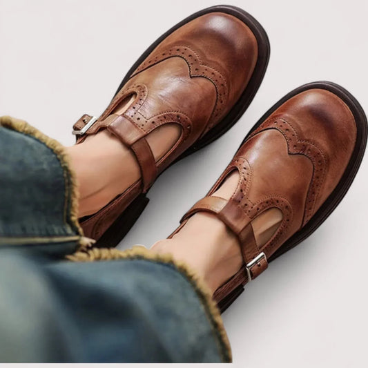 Women's comfort leather Mary Jane shoes with T-strap and brogue details – Brown