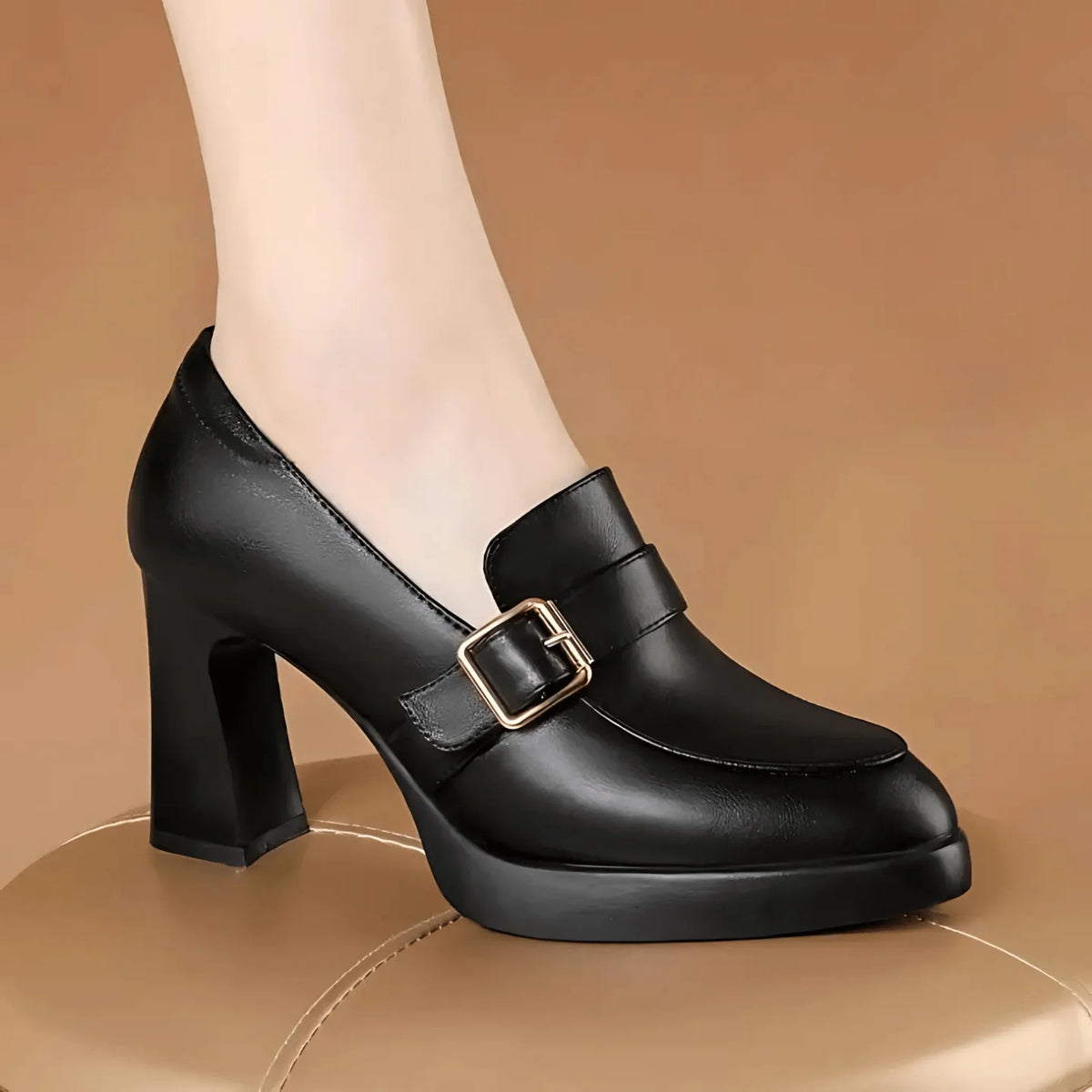 Women's comfort loafer-style platform block-heel pumps with buckle – Black