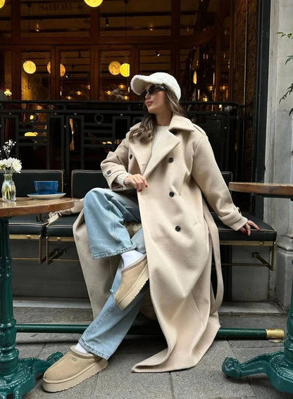 Women's oversized double-breasted wool coat with wide lapel design