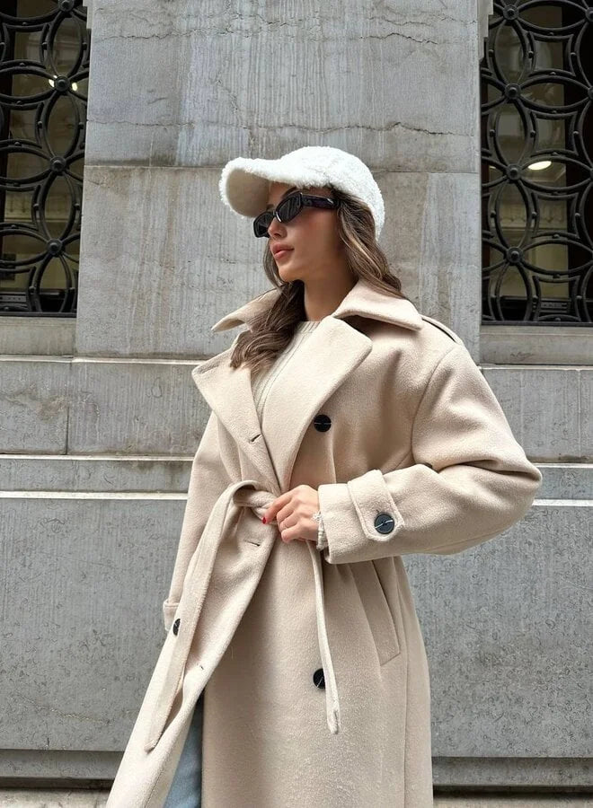 Women's oversized double-breasted wool coat with wide lapel design