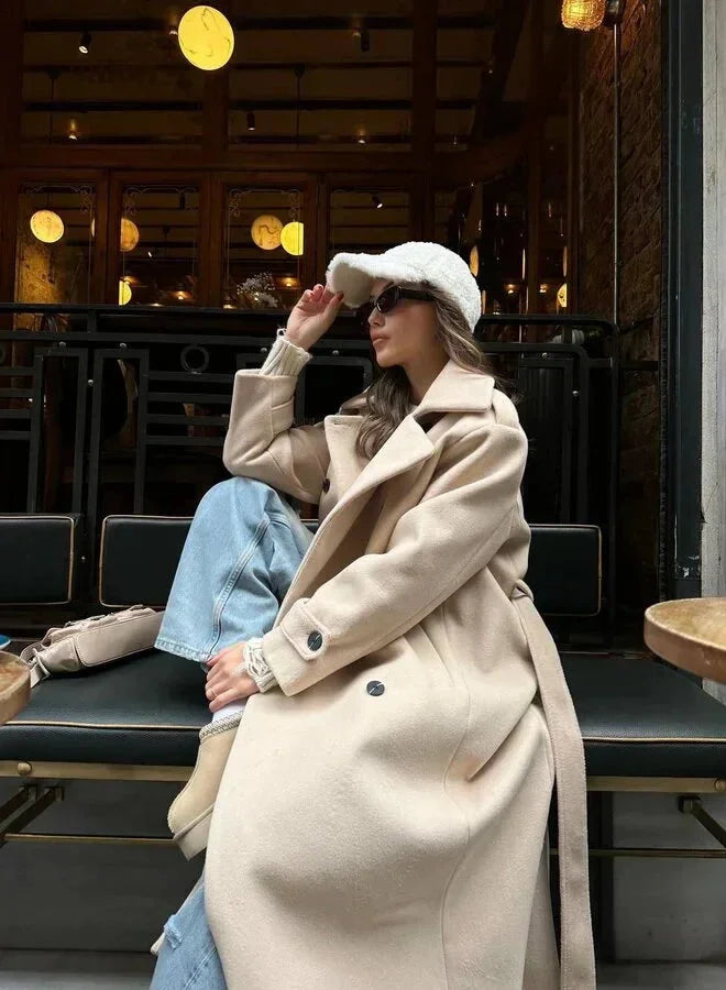 Women's oversized double-breasted wool coat with wide lapel design