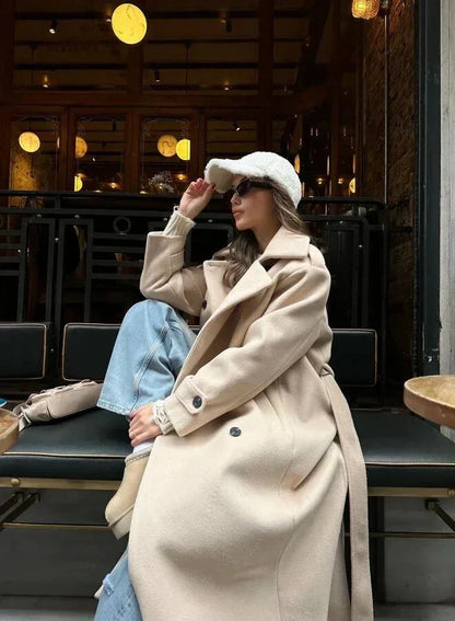 Women's oversized double-breasted wool coat with wide lapel design