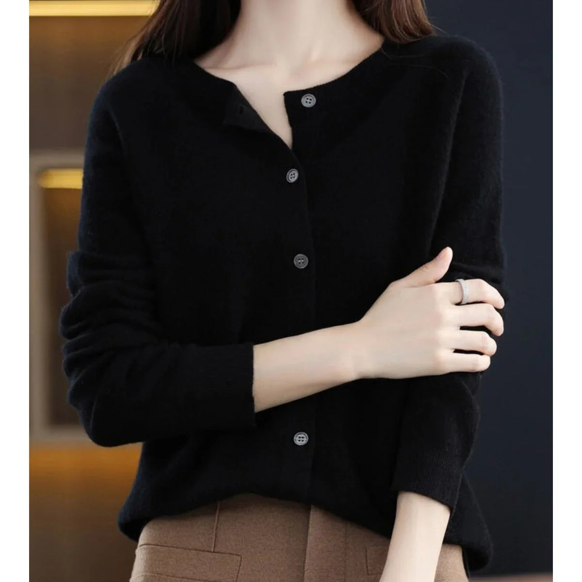 Women's oversized merino wool button-front knit cardigan – Black