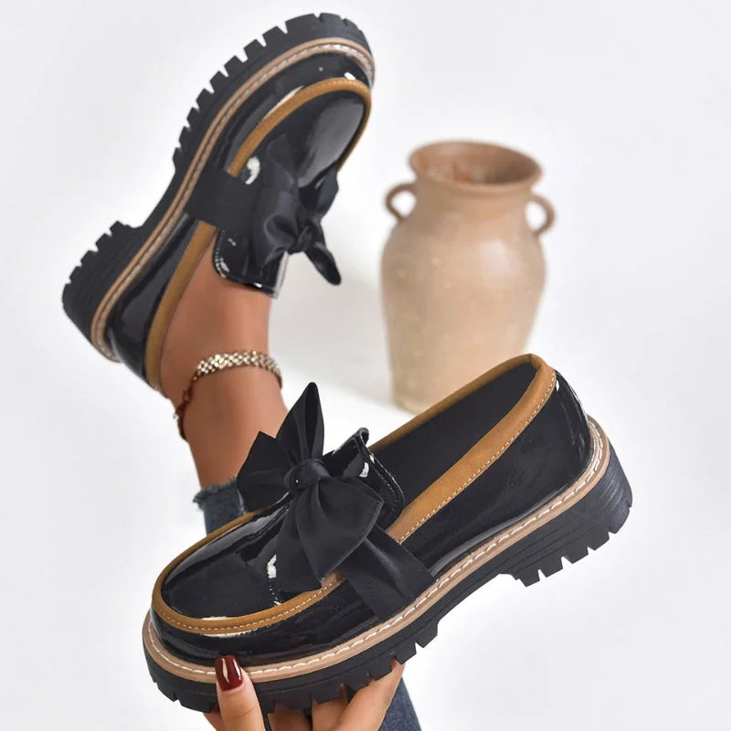 Women's patent bow platform slip-on loafers with chunky sole – Black