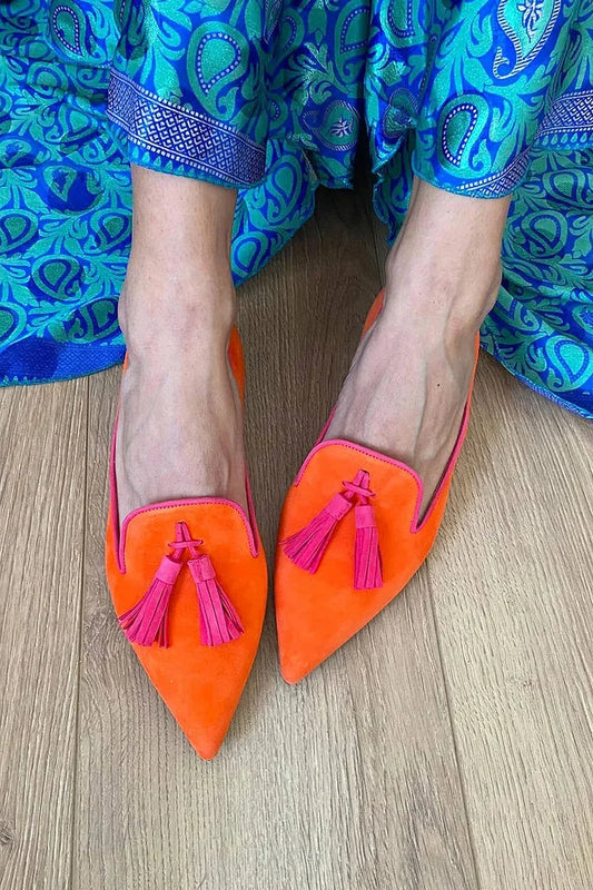 Women's suede pointed-toe slip-on loafers with tassels and contrast-trim – Orange