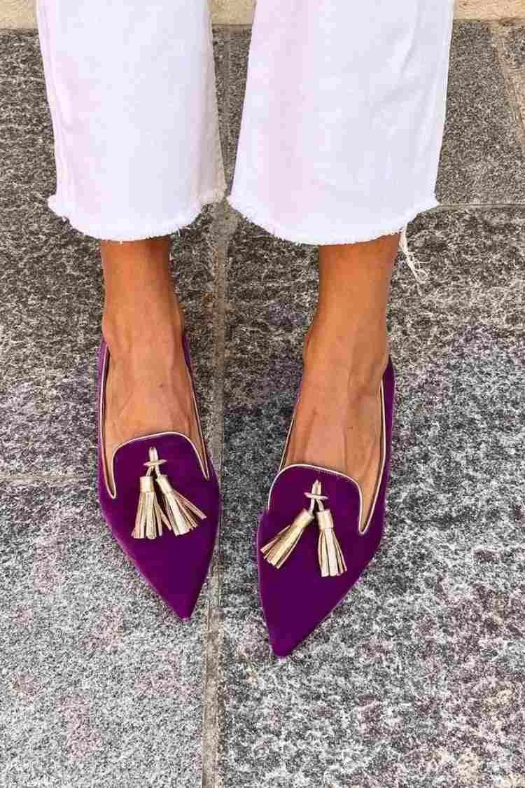Women's suede pointed-toe slip-on loafers with tassels and contrast-trim – Purple