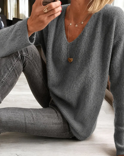 Women's relaxed fit knit sweater with V-neck long-sleeve design – Grey
