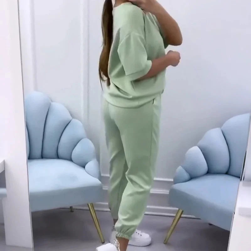 Women's relaxed fit knit two-piece set with short-sleeve top and cuffed joggers