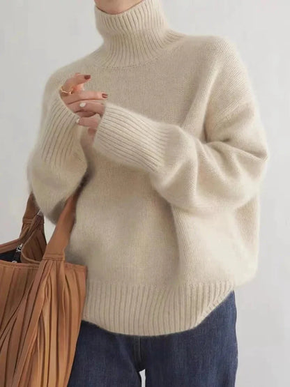 Women's relaxed-fit long-sleeve knit sweater with turtleneck and ribbed cuffs – Beige