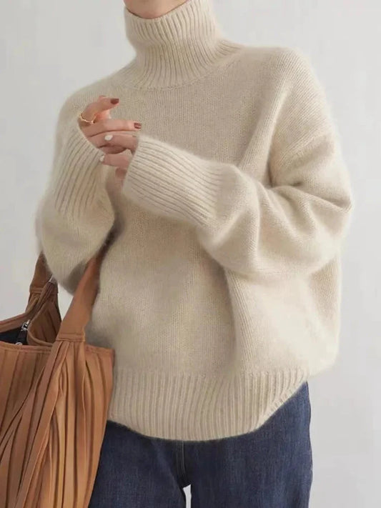 Women's relaxed-fit long-sleeve knit sweater with turtleneck and ribbed cuffs – Beige