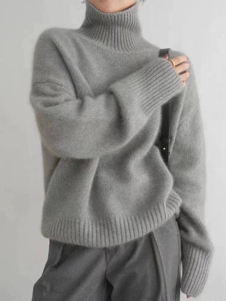 Women's relaxed-fit long-sleeve knit sweater with turtleneck and ribbed cuffs – Grey