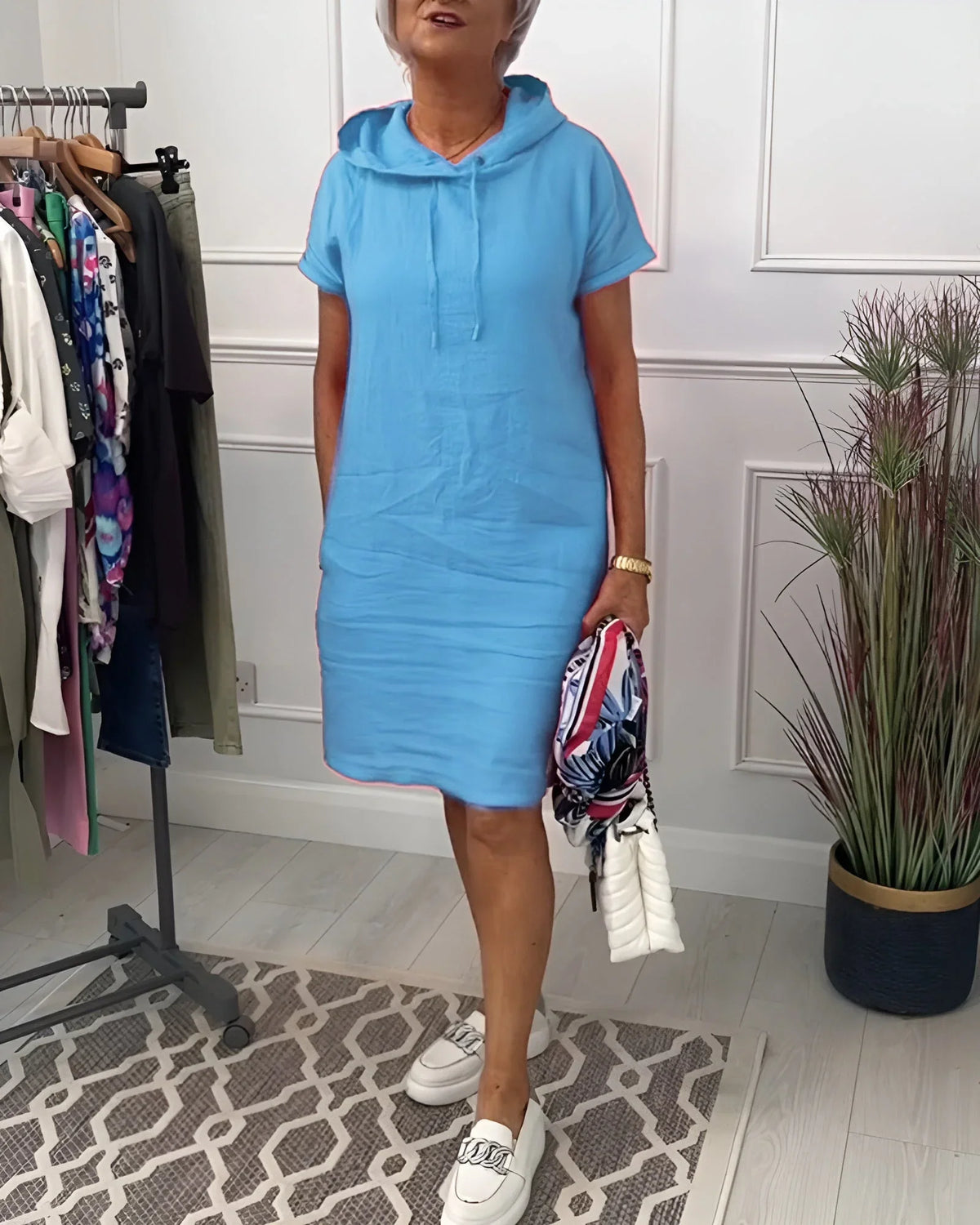Women's relaxed hoodie mini dress with short-sleeve and side pockets – Blue (almost sold out)