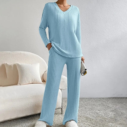 Women's ribbed 2-piece lounge set with V-neck knit sweater and wide-leg trousers – Baby blue