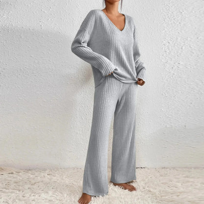 Women's ribbed 2-piece lounge set with V-neck knit sweater and wide-leg trousers – Grey