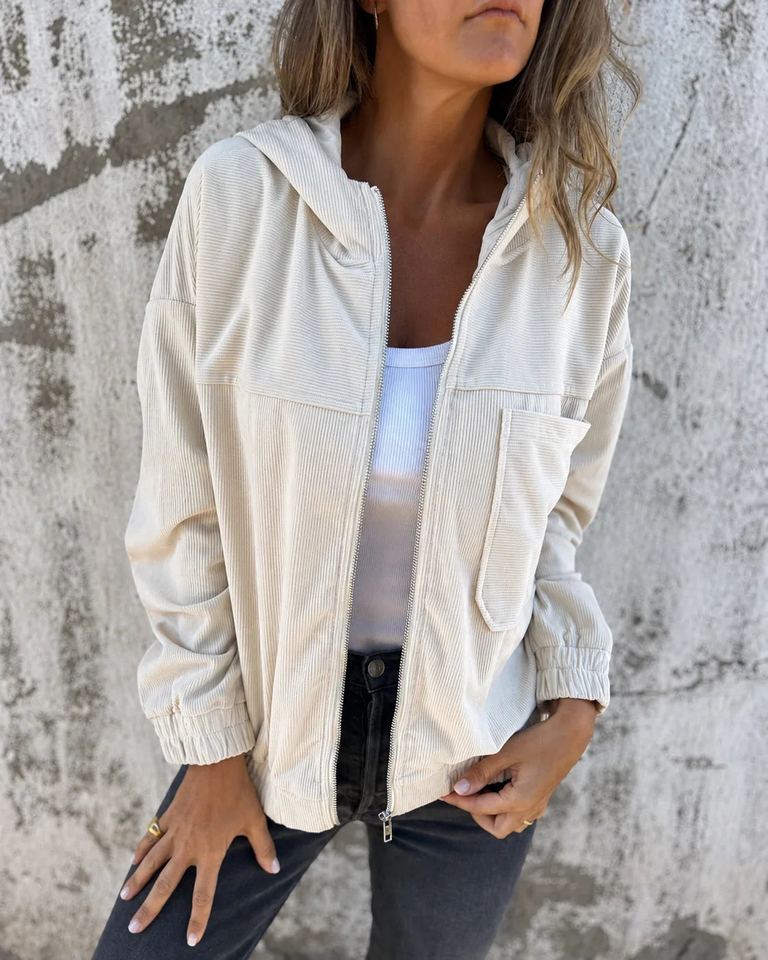 Women's ribbed hooded full-zip jacket with patch pockets – White