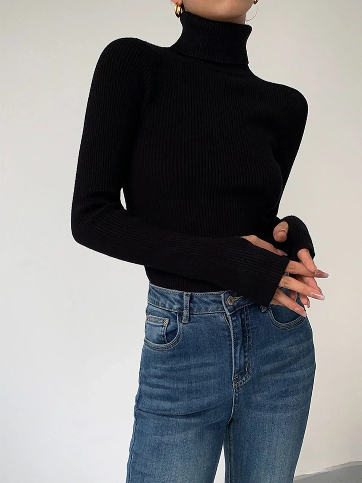 Women's ribbed turtleneck lightweight knit sweater – Black